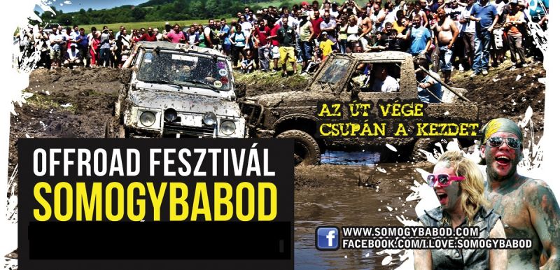 Somogybabodi offroad fesztivál bannere terepjárókkal és közönséggel.